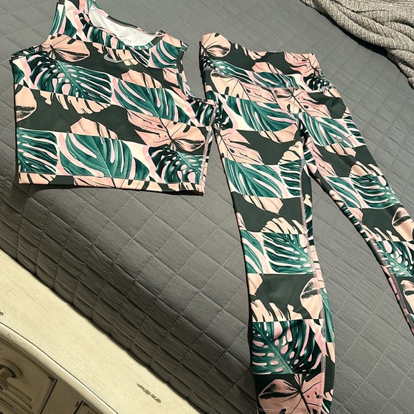 2piece Nike tights and top - Picture 1 of 3